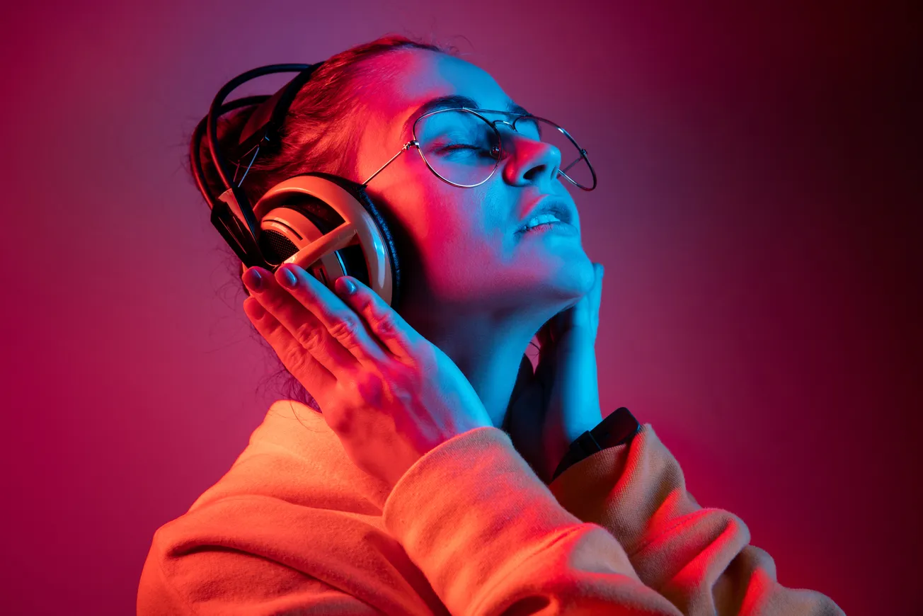 The Best Headphones and Earbuds for Podcast Listening (2025 Edition)