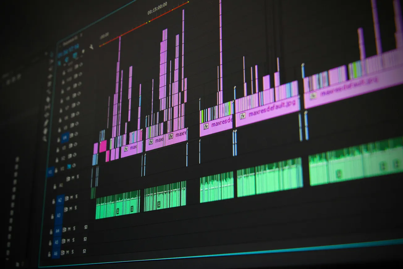 SoundForge vs. Descript: Best Audio Editors for Podcasts & Content Creators in 2025